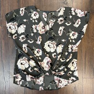 West KEI floral knot shirt SZ Sm